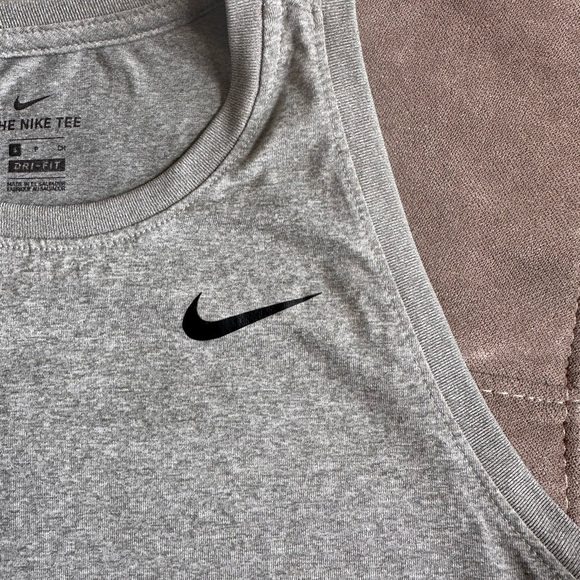 Nike Gray Tank Top - Picture 1 of 7